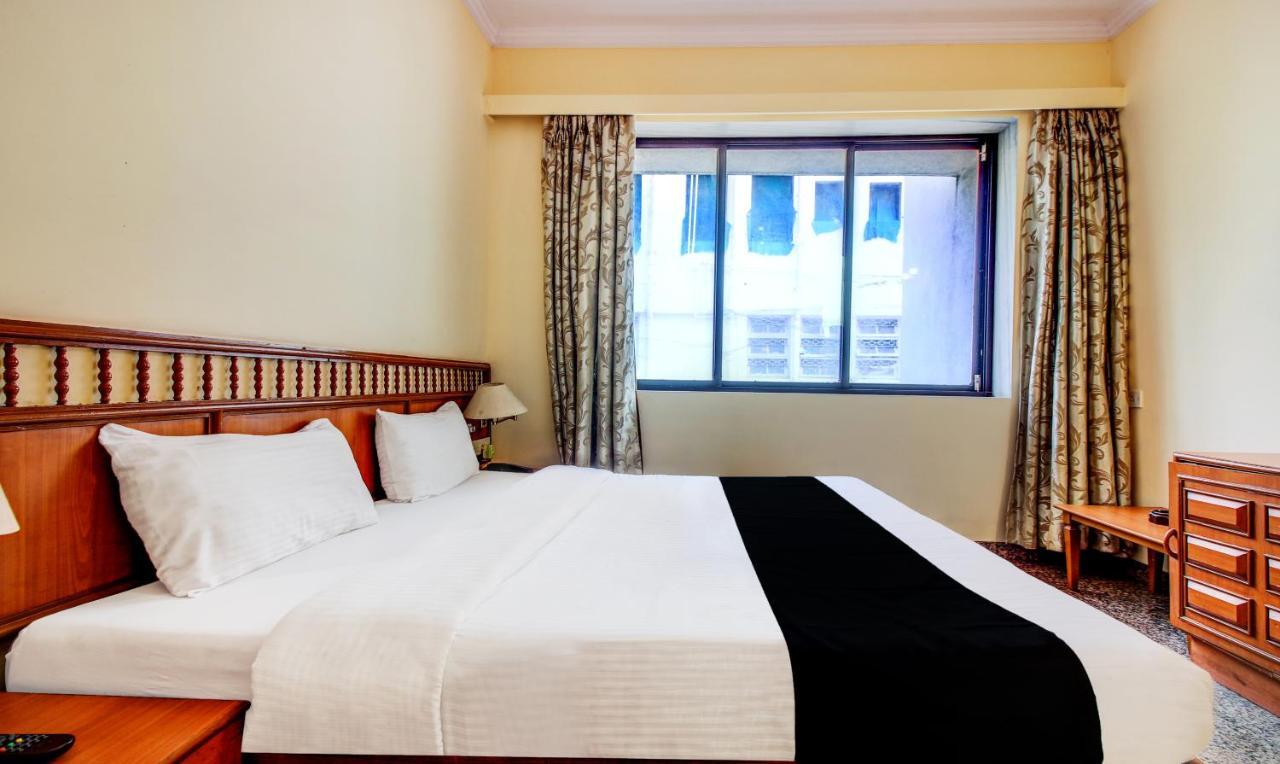 Hotel Kadamb Residency Bombay Esterno foto